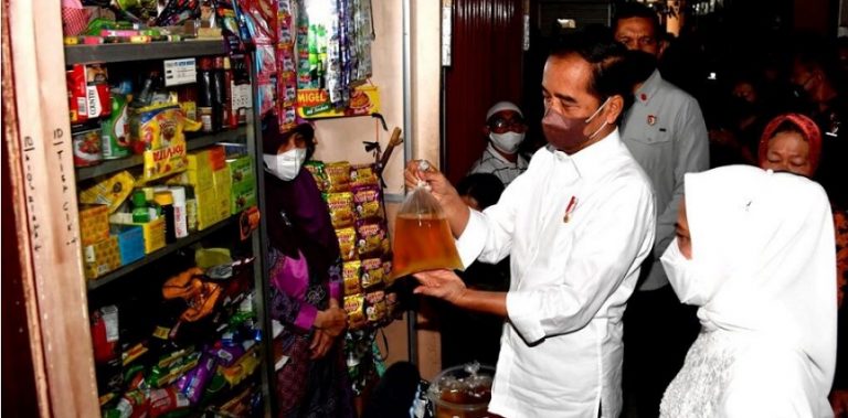 Jokowi di Pasar Muntilan