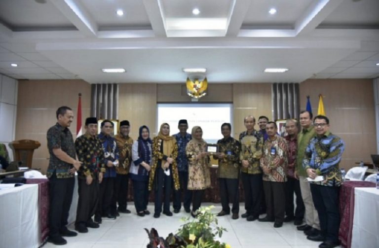 Komisi X ke UNS