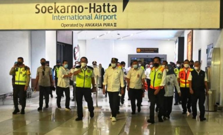 Menhub di Soekarno-Hatta