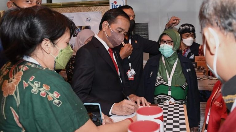 Presiden di Adexco