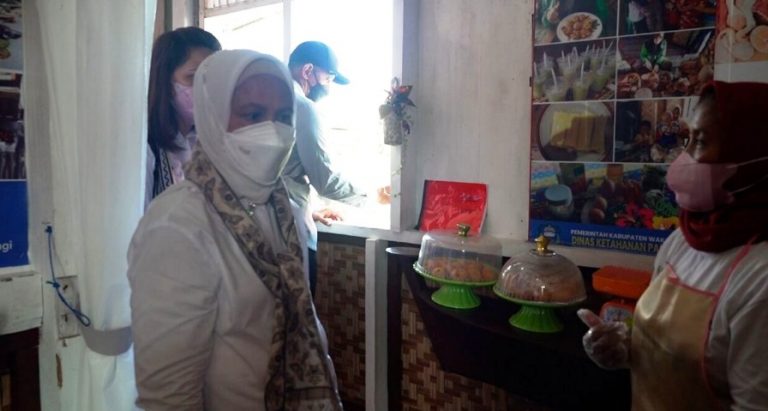 Ibu Iriana