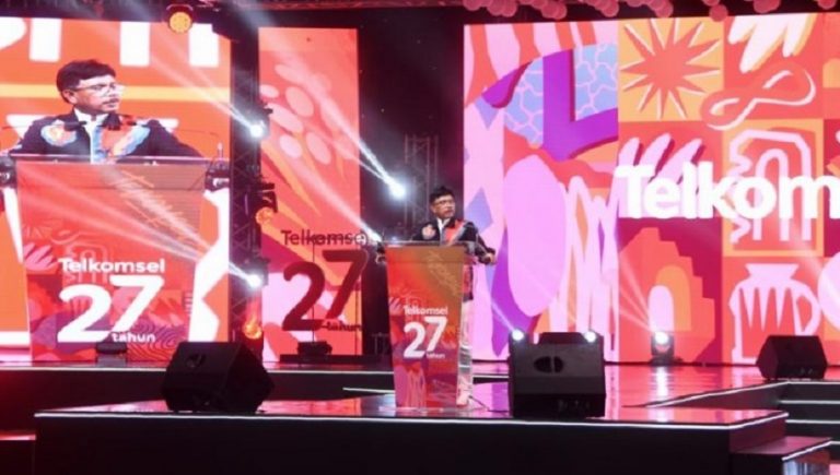 Menkominfo di HUT Telkomsel