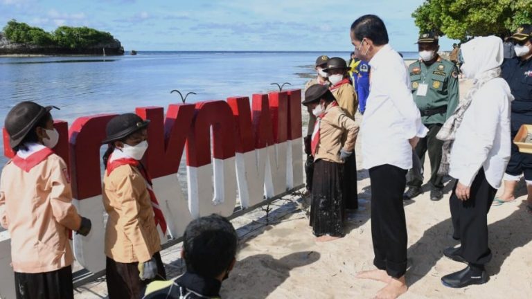 Jokowi di Wakatobi