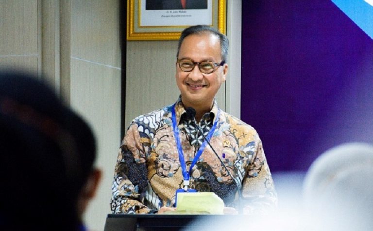 Menteri Perindustrian Agus Gumiwang Kartasasmita