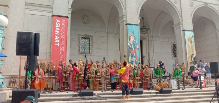 Tim Muhibah Angklung