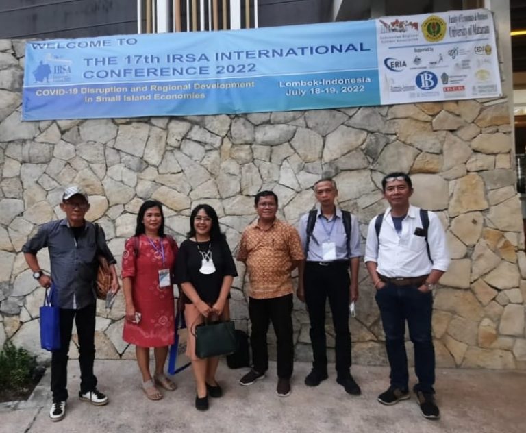 Dosen FBE UAJY di Lombok