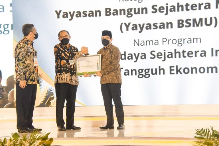 BSM Umat raih award