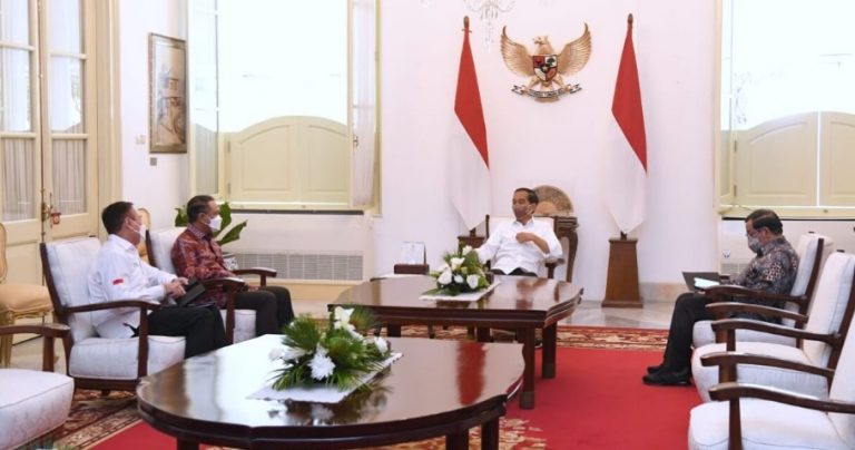 Pfresiden terima Menpora dan PSSI