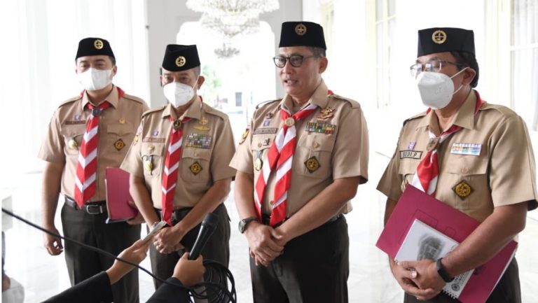 Pramuka temui Presiden