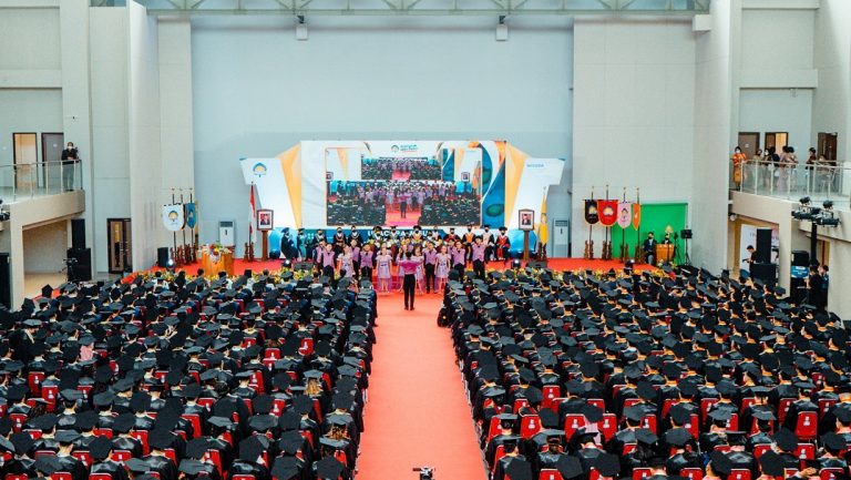 Wisuda UAJY