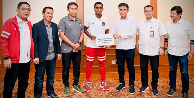 Sepakbola U-16 dapat bonus