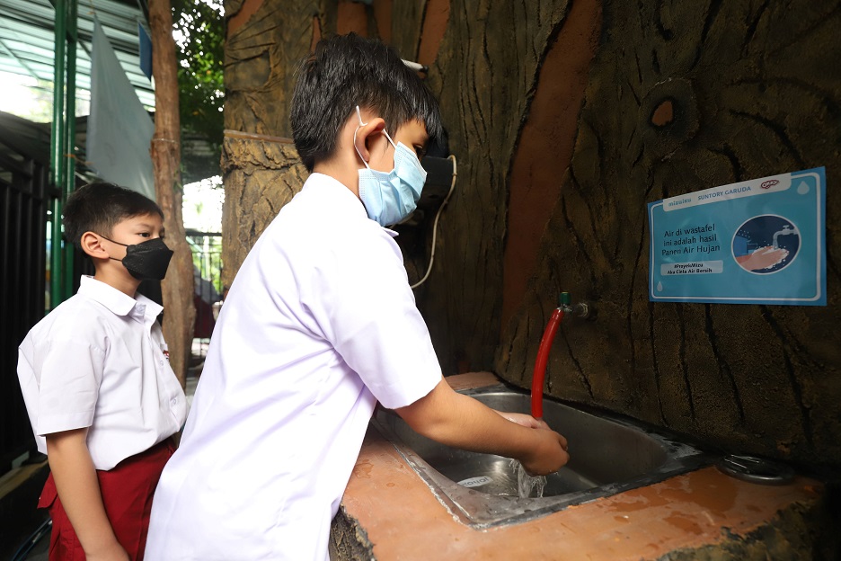 Fasilitas pengolahan limbah air cuci tangan PB Soedirman