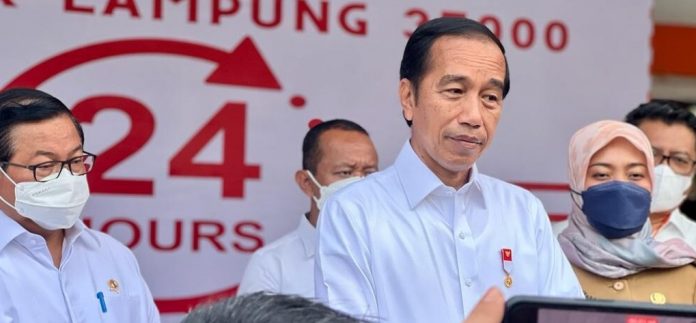 Jokowi bagikan BKT BBM