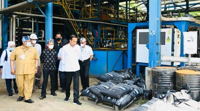 Jokowi ke pabrik aspal di Buton