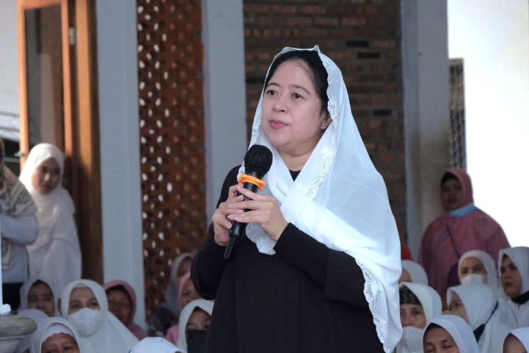 Puan di Ponpes Mahasina
