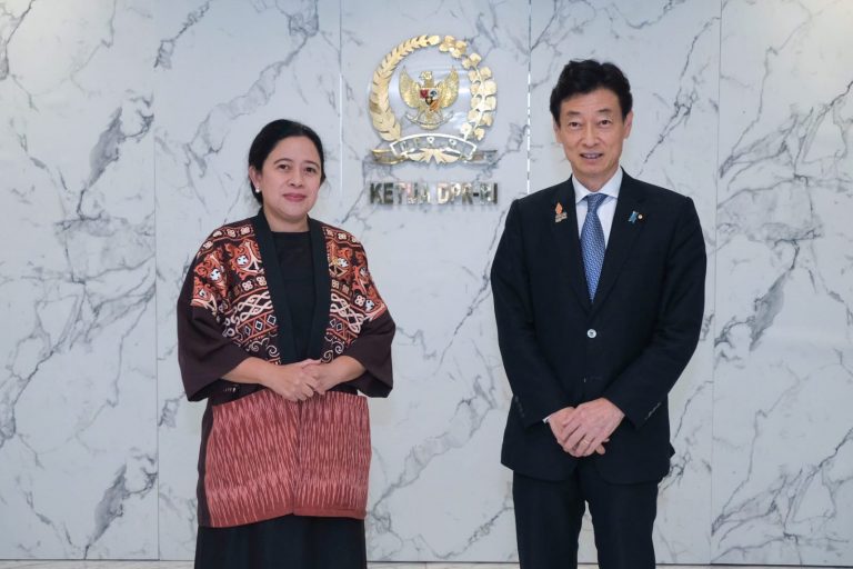 Puan dan Menteri Ekonomi Jepang