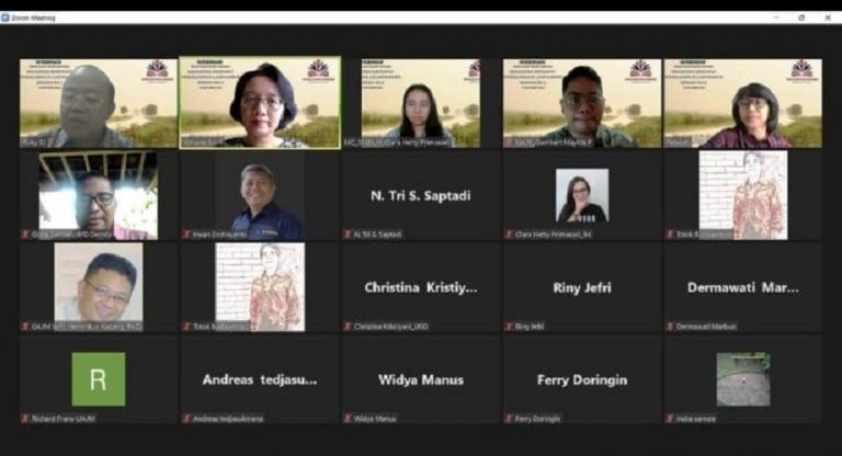 Narasumber, moderator & peserta webinar