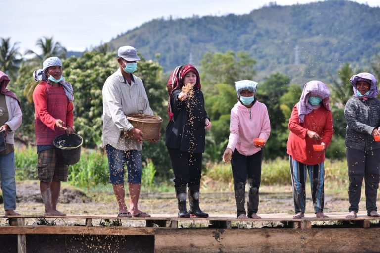 Puan Maharani dan petani