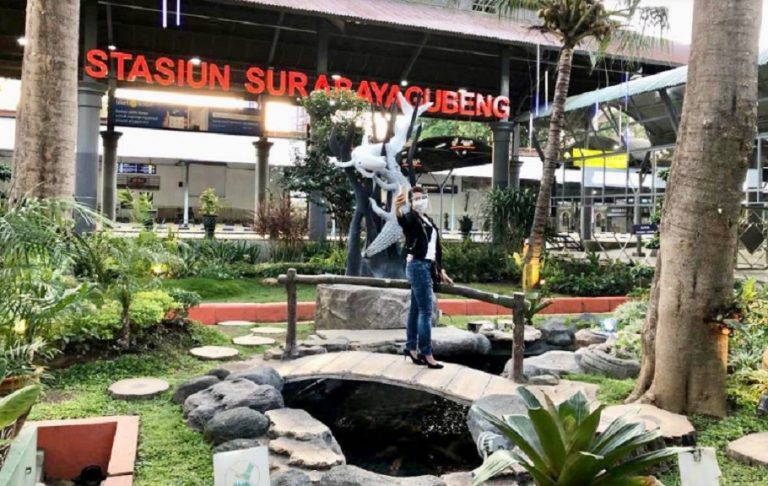 Stasiun Gubeng, Surabaya.