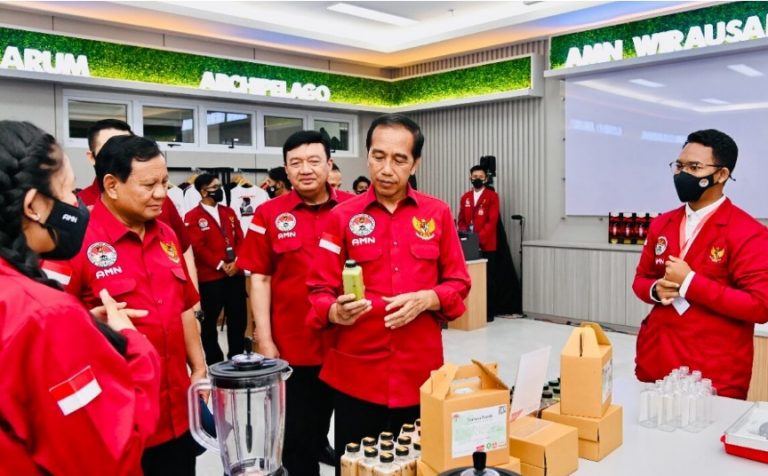 Jokowi di AMN Surabaya
