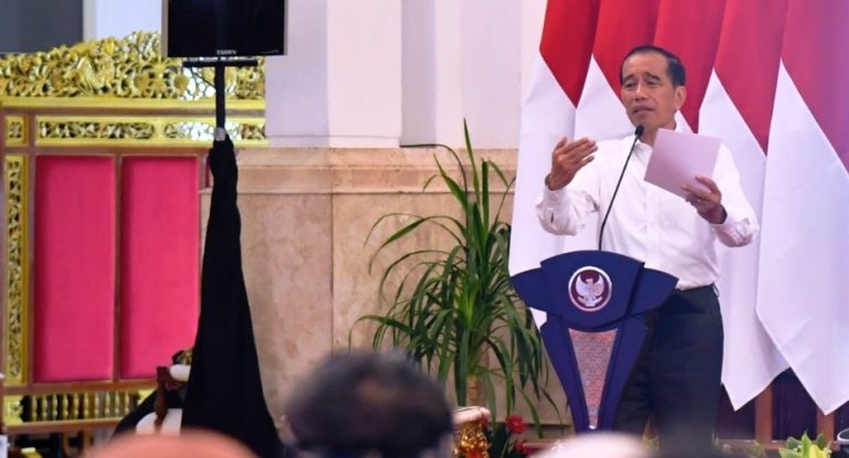 Jokowi dan sertifikat tanah