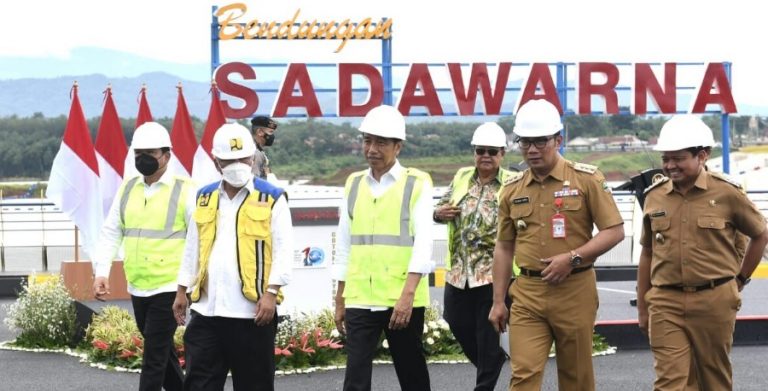 Presiden resmikan Bendungan Sadawarna