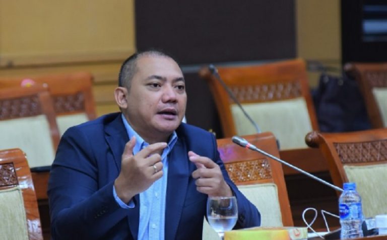 Taufik Basari.