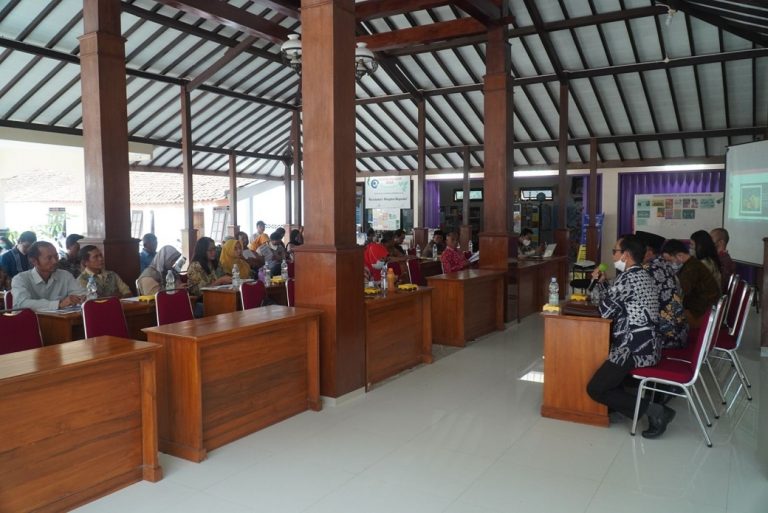 FEB UAJY dan bisnis daun kelor