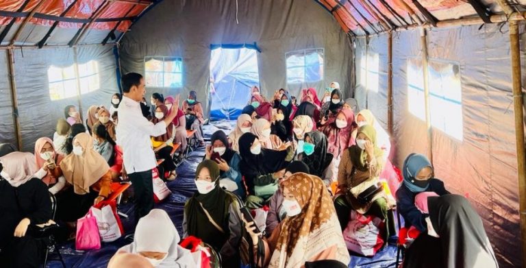 Jokowi tinjau korban gempa Cianjur