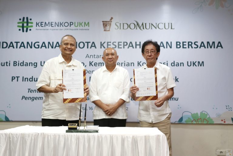 KemenKop UKM Gandeng PT Sido Muncul untuk Rantai Pasok Komoditas Bahan Baku Jamu Bagi Usaha Mikro