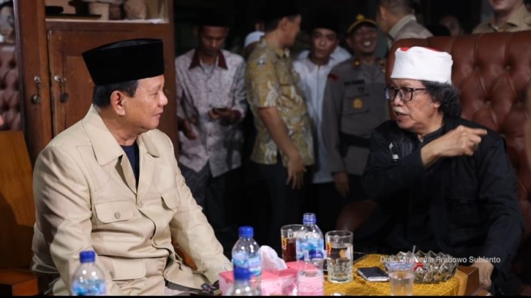 Sepanggung dengan Mbah Nun di Mojokerto, Prabowo: Yang Penting Indonesia Rukun