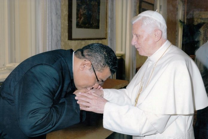 Rm Markus Solo dan Paus Benediktus