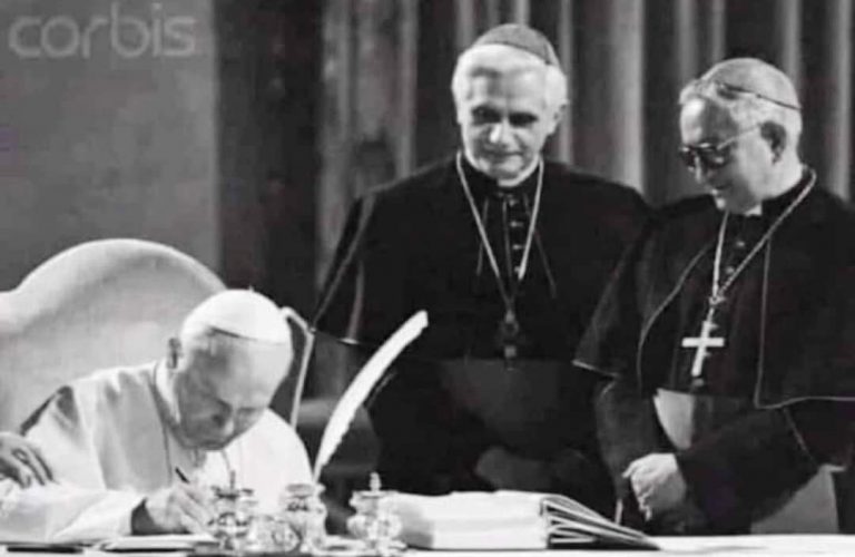 “Foto Langka” Warnai Pemakaman Paus (Emiritus) Benediktus XVI