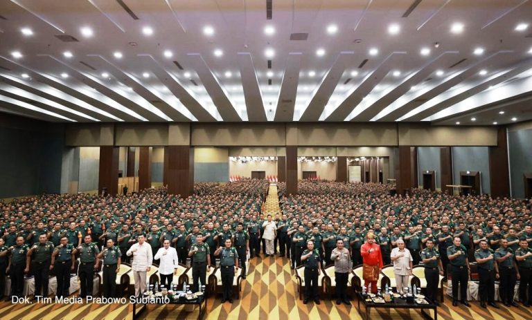 Ucapkan Terima Kasih ke Babinsa di Medan, Prabowo: Kita Sekarang Kerja Keras