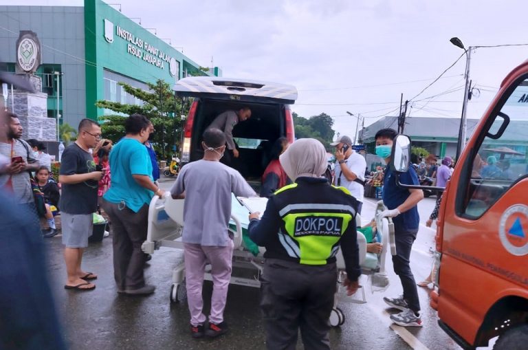 Polisi Fokus Bantu Warga Terdampak Gempa M5,4 di Papua