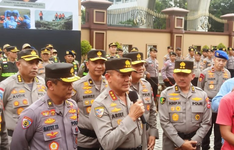 Tim Medis, DVI, dan K9 Polri Bantu Korban Gempa Turki-Suriah