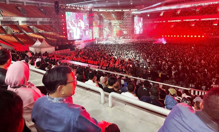 Prabowo Tonton Konser Dewa 19