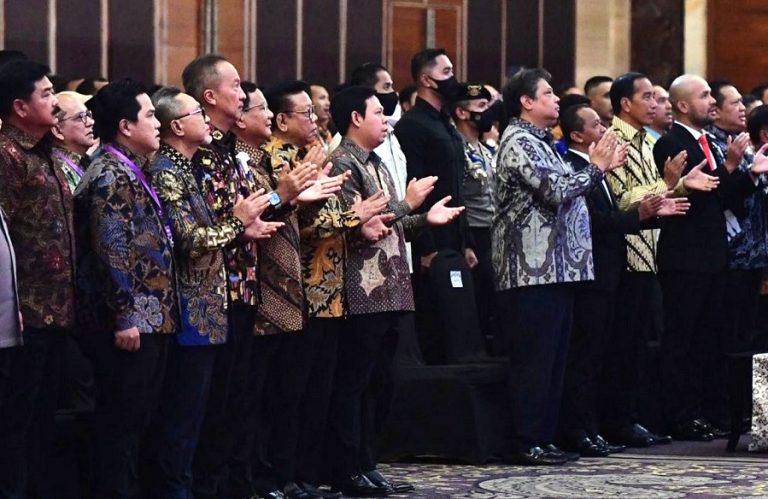 Prabowo Dampingi Jokowi Hadiri Pelantikan Pengurus Baru Hipmi