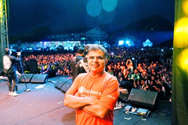 RedKonser Sukses Ajak 11.000 Pengunjung ‘Ambyar’ Bersama