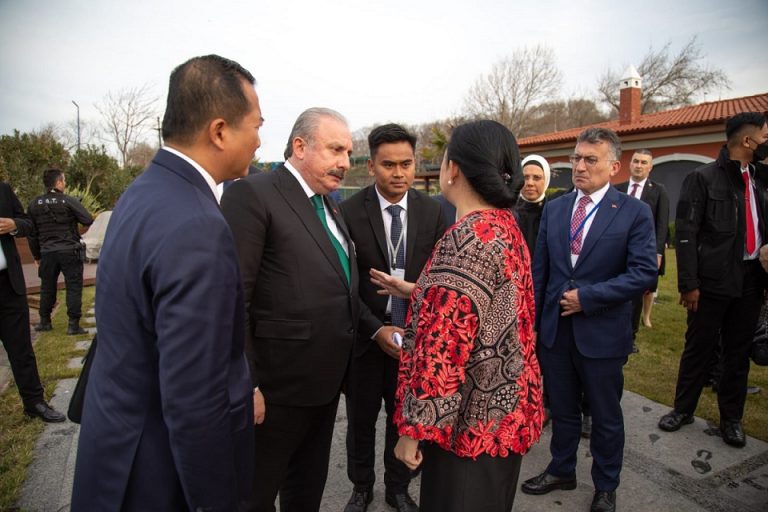 Bertemu Ketua Parlemen Turki, Puan Salurkan Bantuan untuk Korban Gempa
