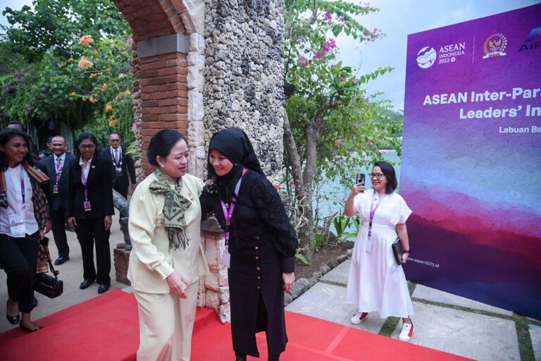 Puan di KTT ASEAN