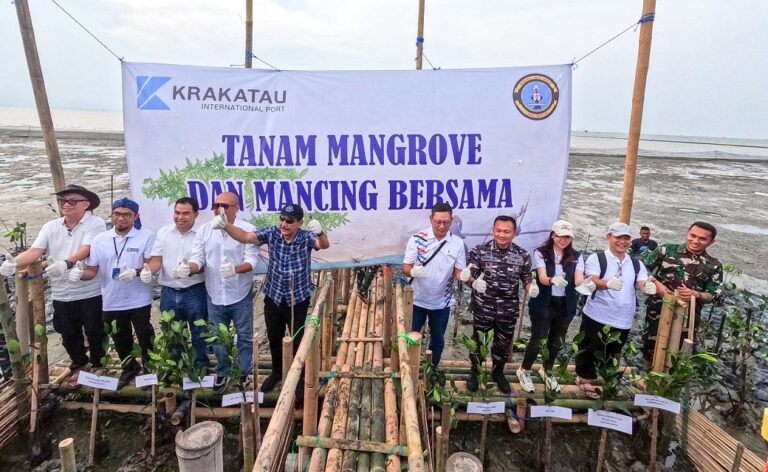 Dukung Wisata Bahari, KIP Mancing Bersama dan Tanam Mangrove dengan Stakeholder