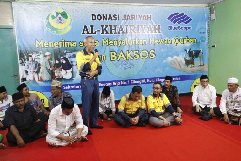Berbagi Kebaikan, BlueScope Bersinergi Universitas Al-Khairiyah Donasikan Hewan Kurban