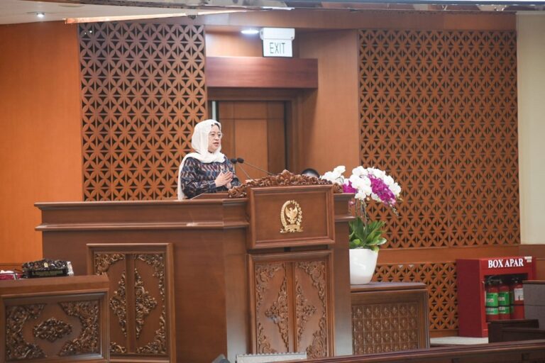 Tutup Masa Sidang DPR, Puan Singgung Pengawasan Haji dan UU Kesehatan