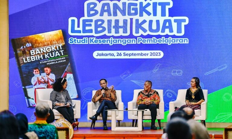 Buku Bangkit Lebih Kuat Diluncurkan