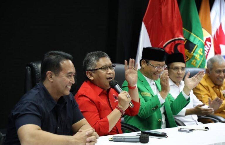Selain Mahfud, Hasto Ciptakan Pantun untuk Sandiaga Uno