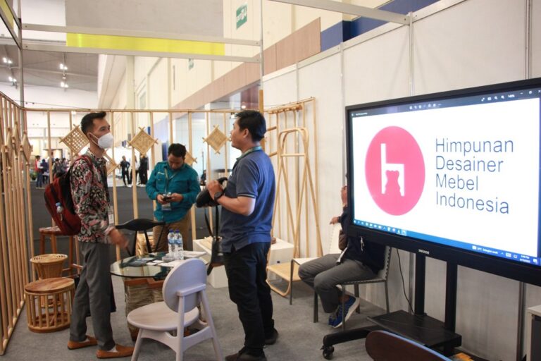 Desainer Furniture Indonesia Unjuk Gigi di IFFINA 2023