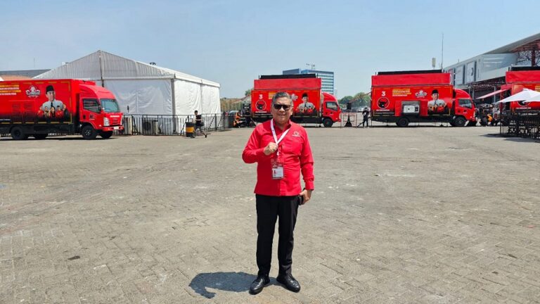 Mobil Bioskop Keliling PDIP Bawa Pesan Kerakyatan