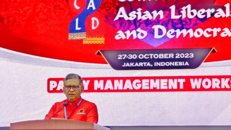 Sekjen PDIP Sebut Demokrasi Indonesia Sedang Diuji, Nepotisme Menguat