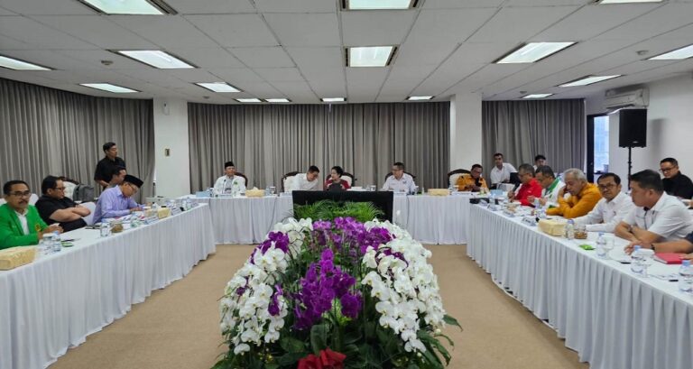 Rapat TPN Ganjar Presiden dan Ketum Parpol Pendukung Bahas Persiapan Pendaftaran Capres-Cawapres di KPU